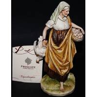Статуэтка "Женщина с курицей" Porcellane Principe 831/PP