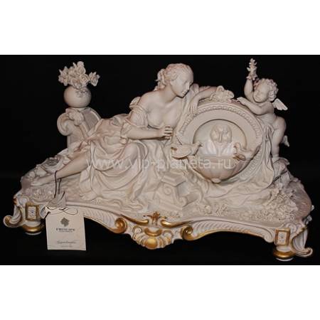 Статуэтка "Дама с ангелом у фонтана" Porcellane Principe 1067B/PP